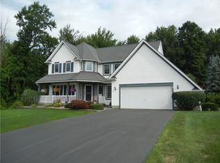 1159 Channing Woods Dr, Webster, NY 14580