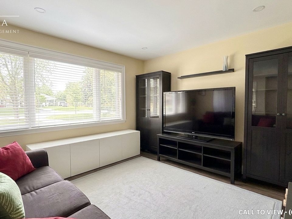 1st image of 27 Fairfax Cres #1