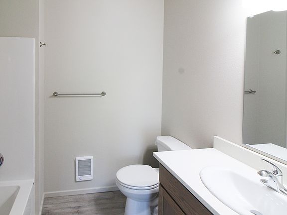 5th image of 1200 N 8th Ave #201