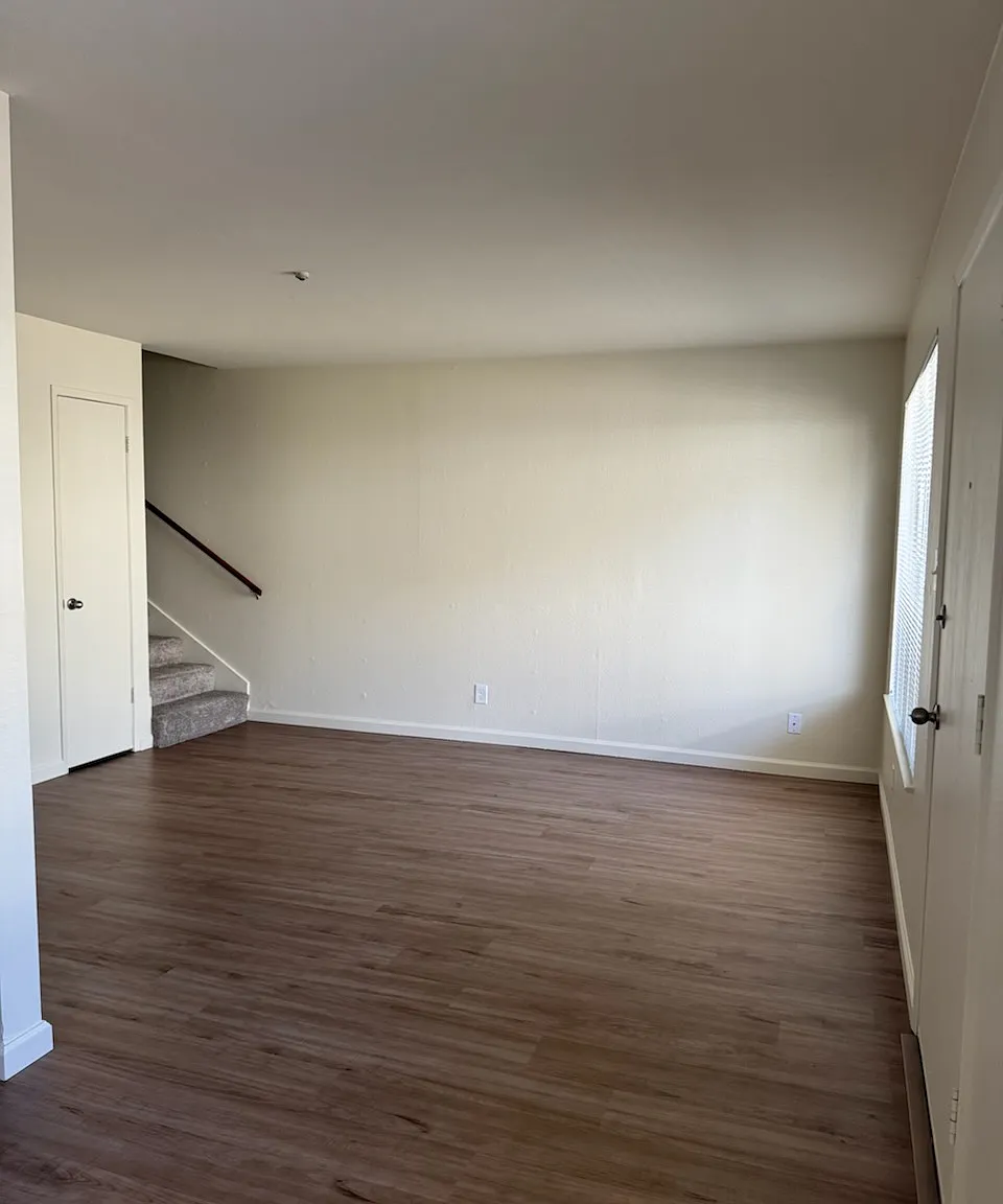 2 bed, 1.5 bath, $2,400 — Photo 3