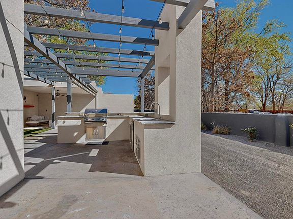 5th image of 4456 Corrales Rd