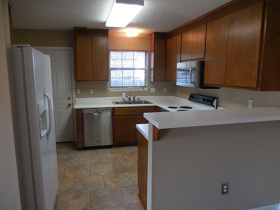 5th image of 114 Forest Glen Dr