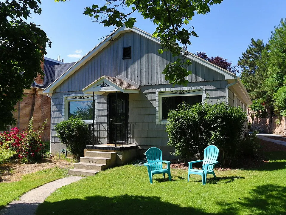 138 W Girard Ave