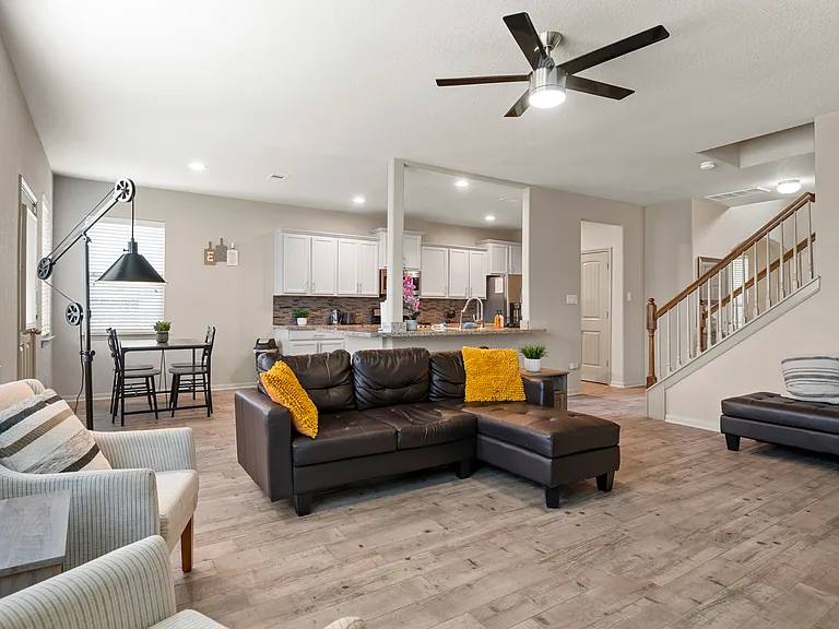 7015 Windy Run Ct — Photo 8