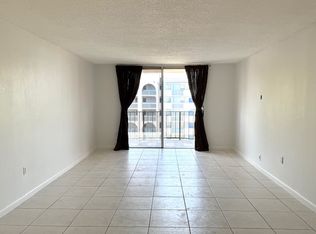 9360 Fontainebleau Blvd APT 406, Miami, FL 33172