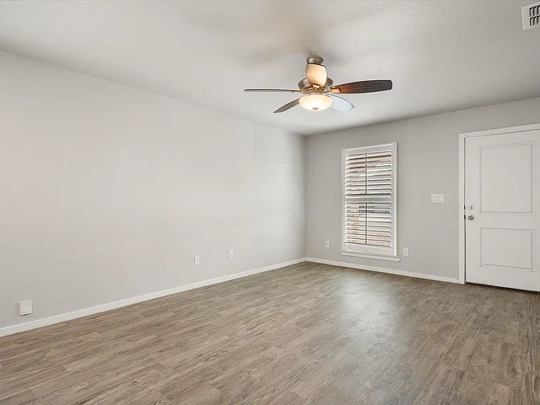 14409 Avenue X St — Photo 7