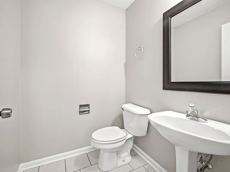 6330 N Glen Dr — Photo 21