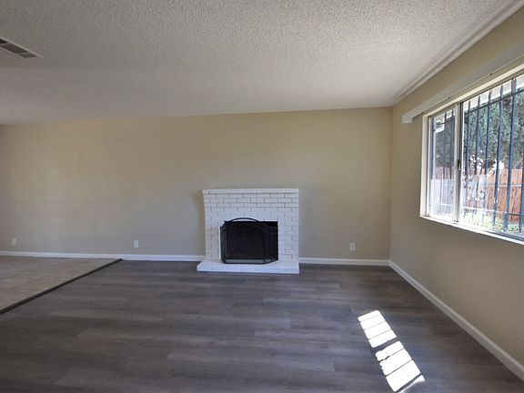 3rd image of 106 De Paul Dr
