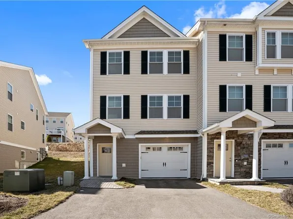 15 Village Crossing #15, East Lyme, CT 06357