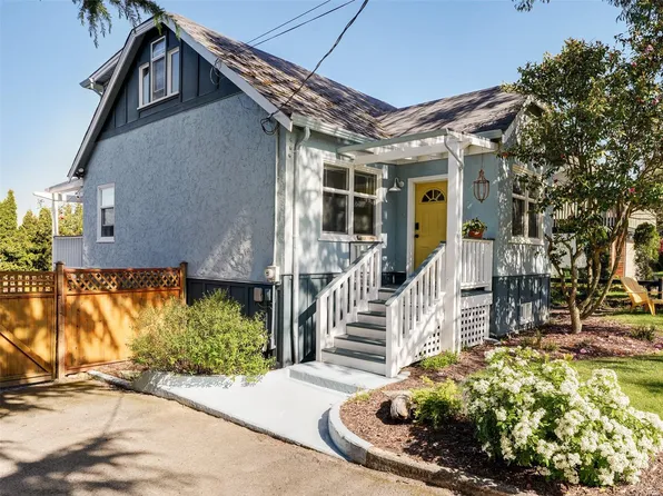 4426 Tyndall Ave, Saanich, BC V8N 3S1