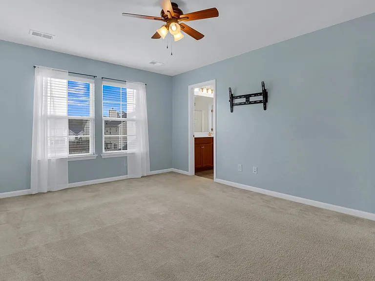 1419 Hermitage Ln — Photo 26