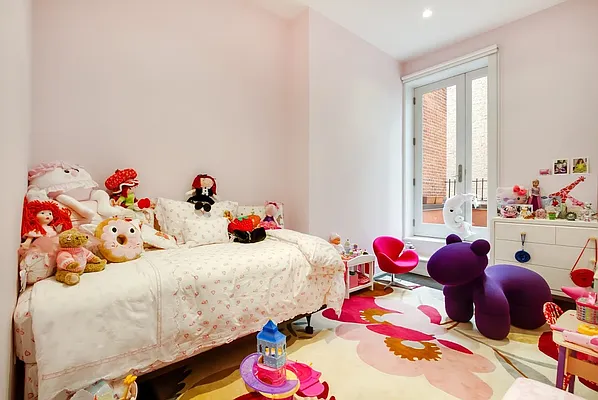 Rented by Compass | media 7