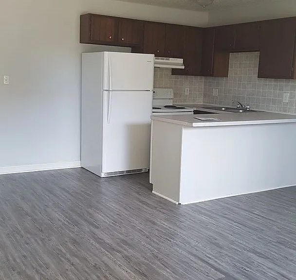 315 Green Valley Dr #64 — Photo 5