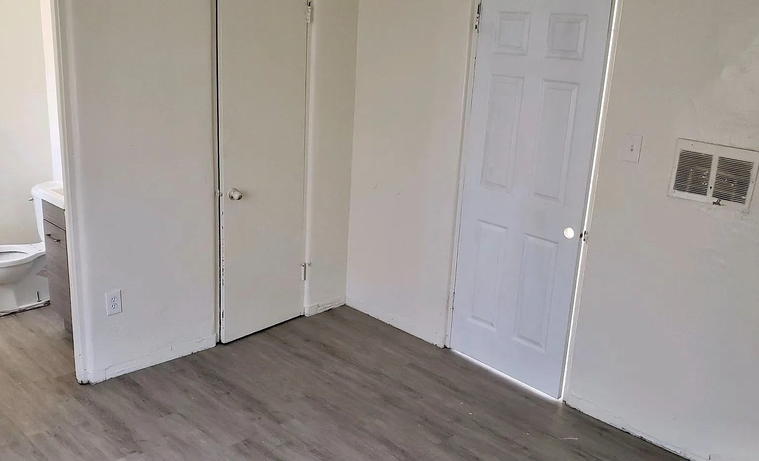 8915 Central NE — Photo 3