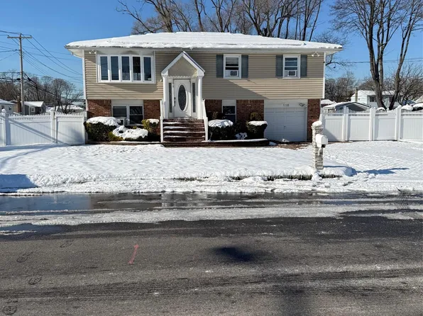 118 Lincoln Avenue, Deer Park, NY 11729