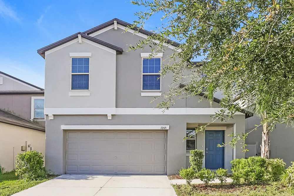 4 bed, 2.5 bath, 1904 sqft, $2,530 — Photo 1