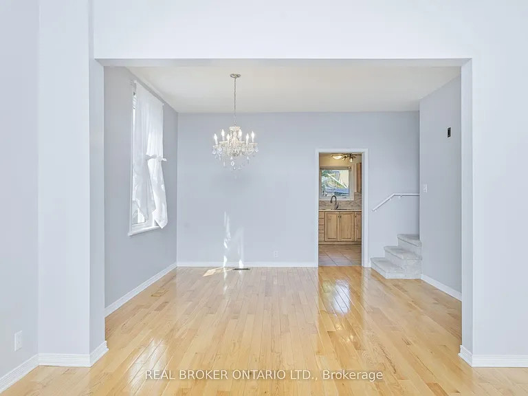 35 Victoria St — Photo 12