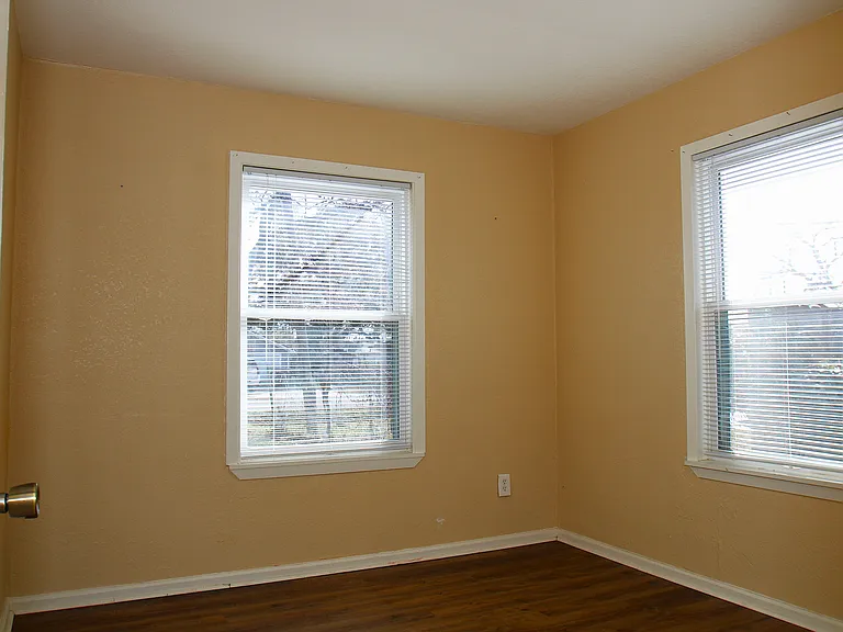 520 McKee St — Photo 8