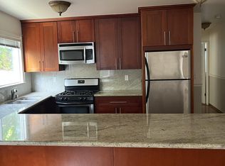 3843 Howe St APT 10, Oakland, CA 94611
