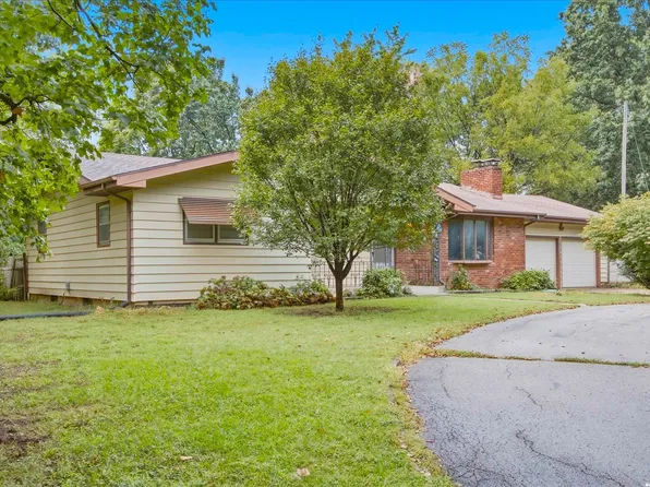 1411 Wagon Wheel Rd, Lawrence, KS 66049