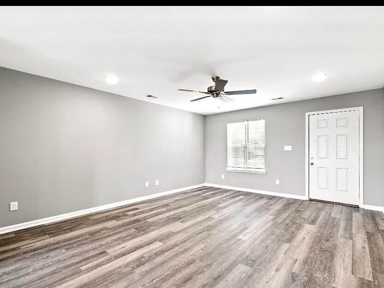 249 Candy Apple Ln — Photo 6