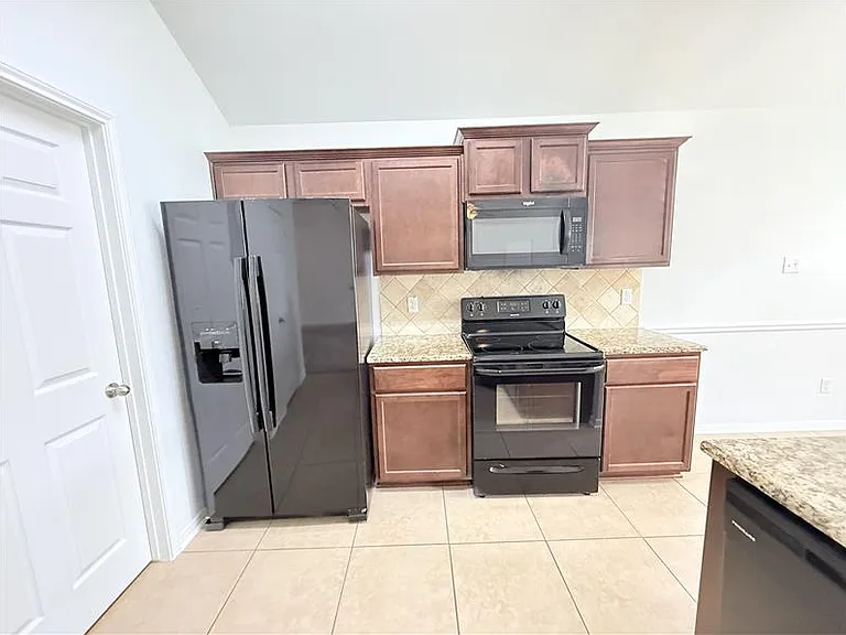 531 Parkfield Ln — Photo 15