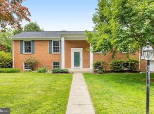 1023 Westbriar Dr NE, Vienna, VA 22180