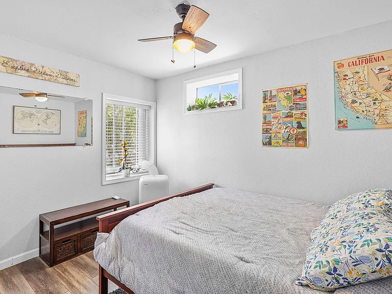 1216 Trinity St — Photo 7