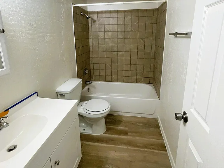 2002 E Sweetwater Ave #202 — Photo 8