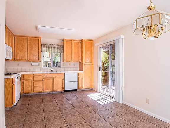 5th image of 108 Amethyst Ct