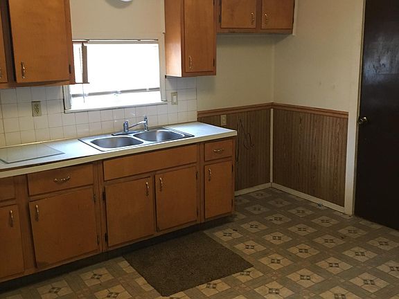 5th image of 238 Westwood Ave