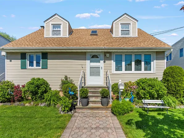 64 Chester Road, Lynbrook, NY 11563