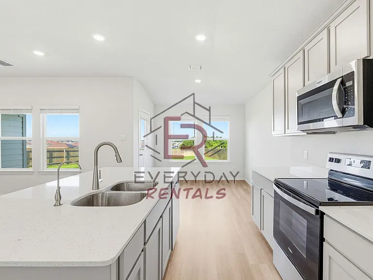 7316 Gilbert Dr — Photo 6