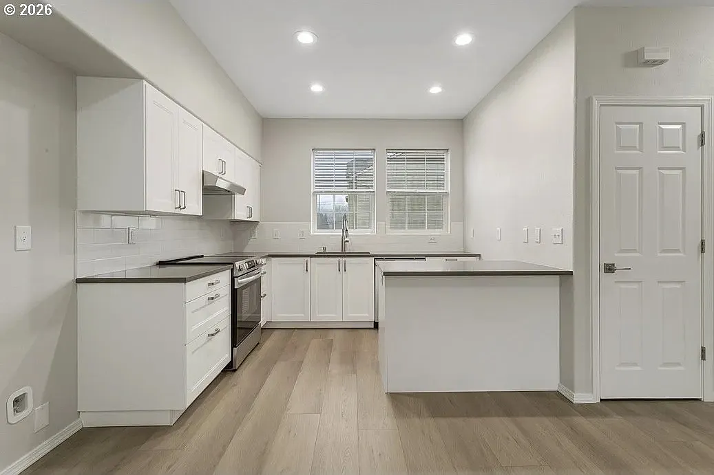 2 bed, 2.5 bath, 1172 sqft, $2,350 — Photo 1