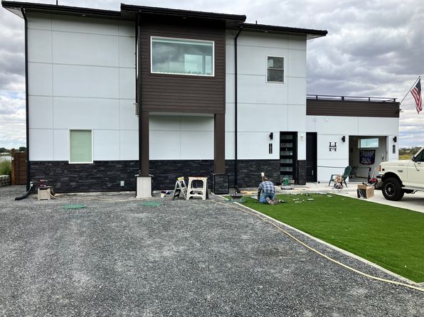 1828 S Boardwalk Ave