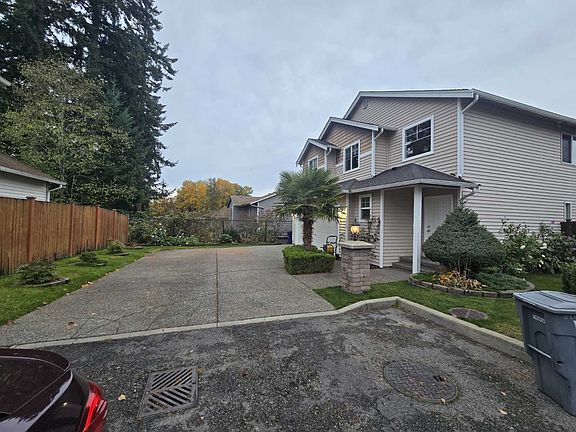 Lots of Parking fits up to 5 cars