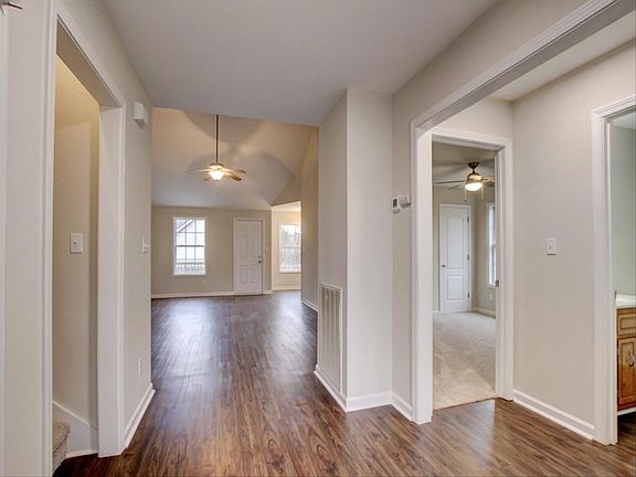 4th image of 389 Woodtrace Dr