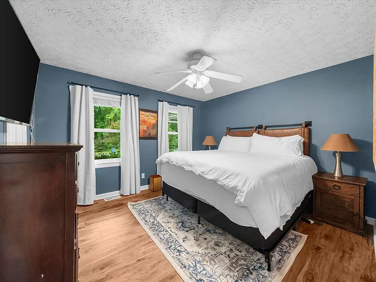 852 Benson Hurst Dr SW — Photo 22