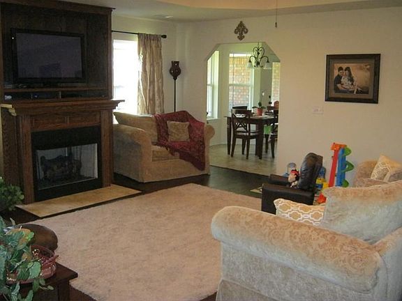 4th image of 829 County Road 2290
