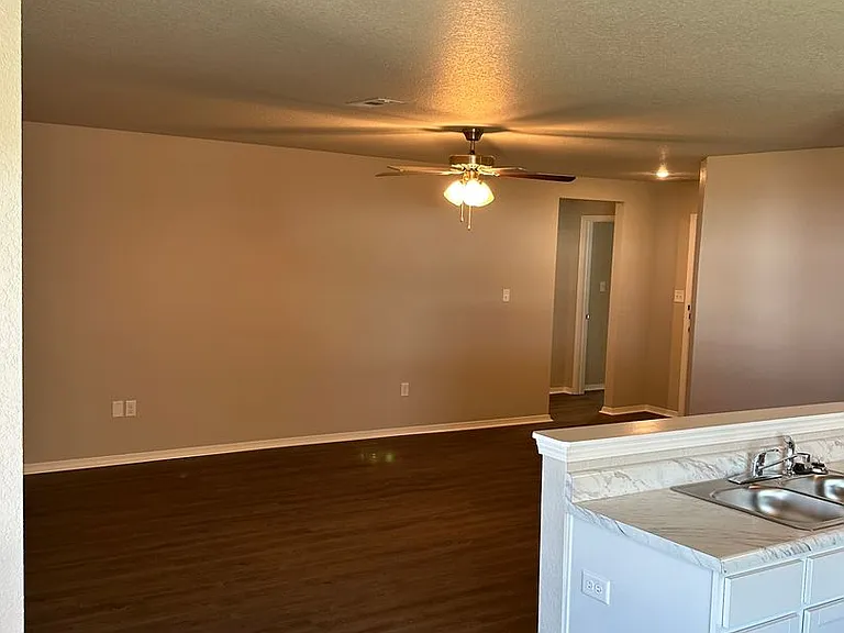205 Logan Dr — Photo 6
