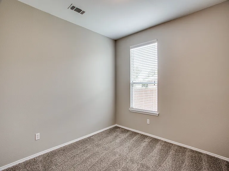101 Tanglewood Dr — Photo 8