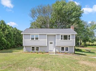 105 Birchwood Dr, Swansea, MA 02777