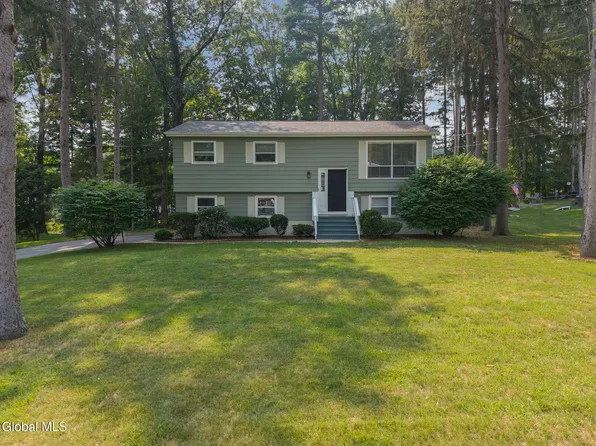 8 Dorsman Drive, Clifton Park, NY 12065