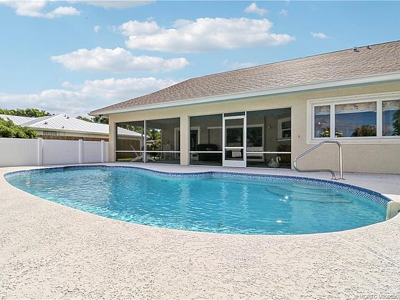 4th image of 5439 SE Horseshoe Point Rd