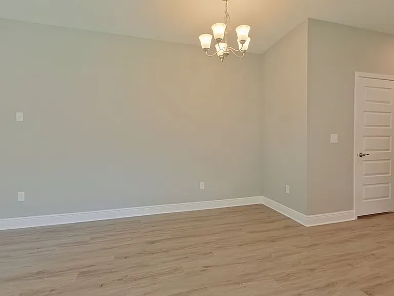 840 Fairview Dr — Photo 8