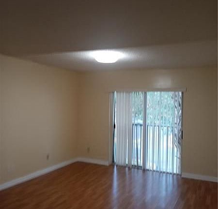 5th image of 9905 Westwood Dr Unit 26-3