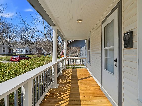 4th image of 1525 E Cairo Street