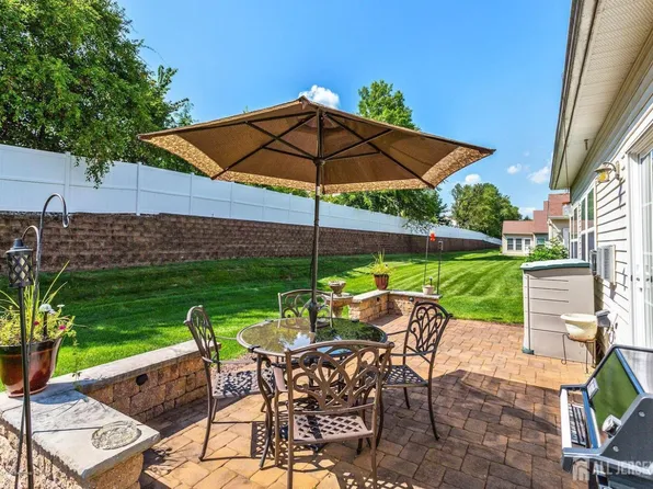 157 Valencia Dr, Monroe Township, NJ 08831