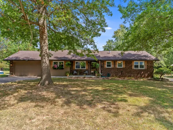 5382 N Lakewood Drive, Springfield, MO 65803