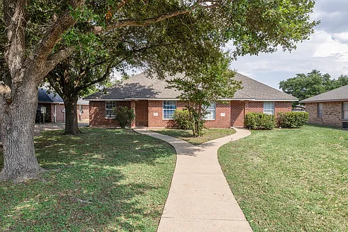 904 Azalea Ct #A Photo 1